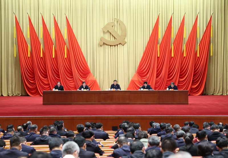 3月1日，2022年春季学期中央党校（国家行政学院）中青年干部培训班在中央党？。中共中央总书记、国家主席、中央军委主席习近平在开班式上揭晓主要讲话。 新华社记者 刘彬 摄